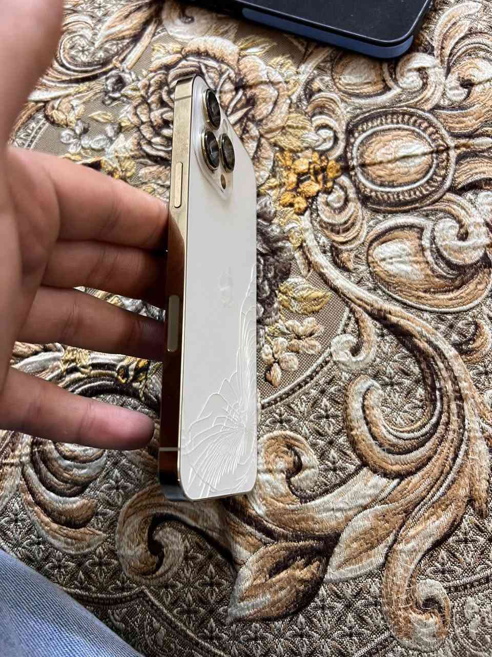 ١٣برو ماكس  جهاز نضيف بطاريه ٨٦ ذاكره ٢٥٦ عنوان بغداد السعر ٥٢٥ رقم ***********بي وتساب
