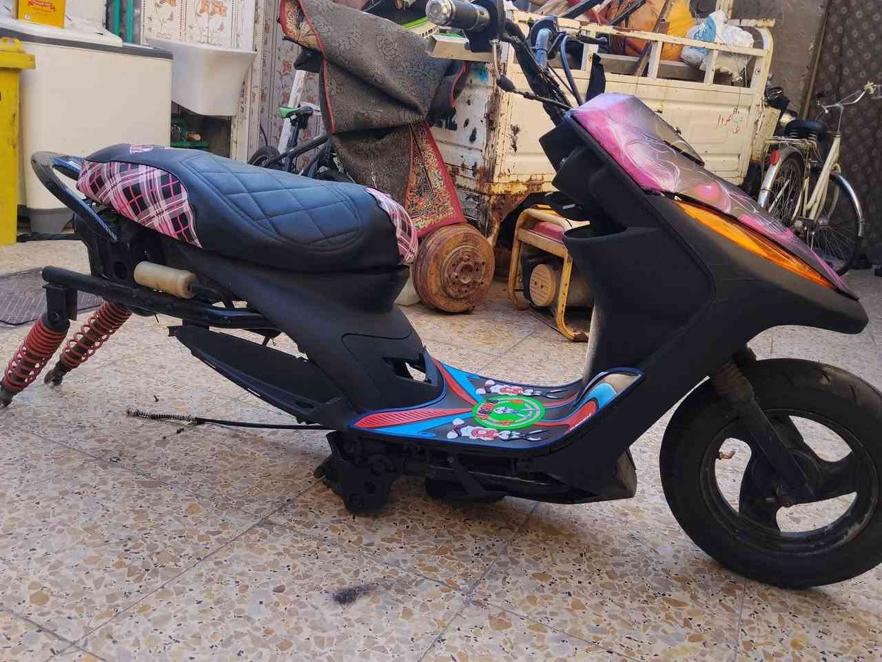 ماكس عداله للبيع ملاحضه دراجه مزوده مشدود عليه دبلات سكنس وشيال وشمعه سكنس نضام  الكابريتر وضفير مال حاوي سكنس هيه وعقله وتفرعاته كامله ومشدوه وعليه باتري، 9امبير كفر امامي موشم كشن مغلف جلد تانكي جديد هستوني شاده سبايدر جديد دبلات امامي جديد تاير امامي جديد كشن كامل هو والحوض جوزه تشغيل مال حاوي تفصيخ انه شاده بيدي واير سكليتر واير بريك كله كامل وجاهز دارجه نقص بس مكينه الشاصي مطول وشغل عدل سواد تخم كامل حته ترايش عندي دراجه نقص بس مكينه ملاحضه المكينه مال سكنس كابريتر 4ولف تجي  سعره 375وبي مجال مكاني بصره القبله قرب سوق المسطر الاستفسار ***********
