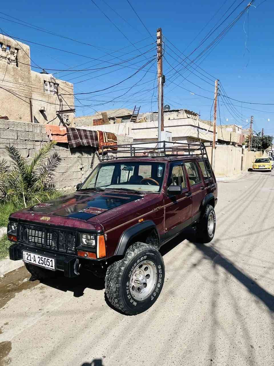 ‏جيب شيروكي 91 السياره مكفوله 
كير ومحرك  مكفولات دفع رباعي شغال سياره جاهزه خير من الله كلشي بيها بلادي كشنات كهربائيه السياره سليمانيه بأسم شخص بالصويره يسويلك وكاله ثاني يوم  السعر 45$ وبيها مجال مكاني بغداد 
للتواصل :***********
