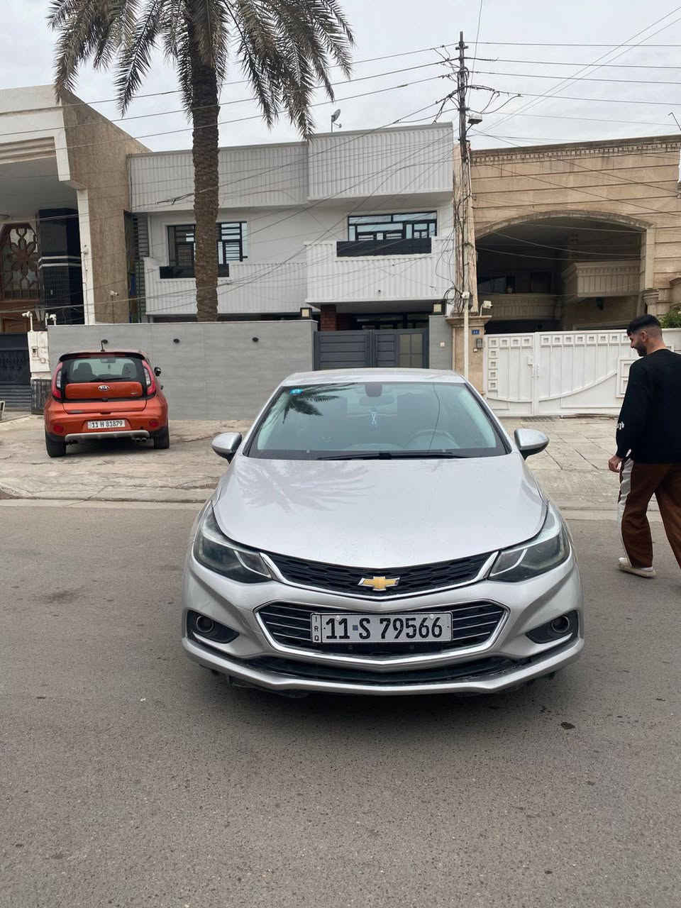 السلام عليكم 
شوفرليت كروز مديل 2018 فول مواصفات عدى الفتحه
داخل احمر مكاني بغداد 
السعر 85 وبيها مجال 
للتواصل رقم ***********
