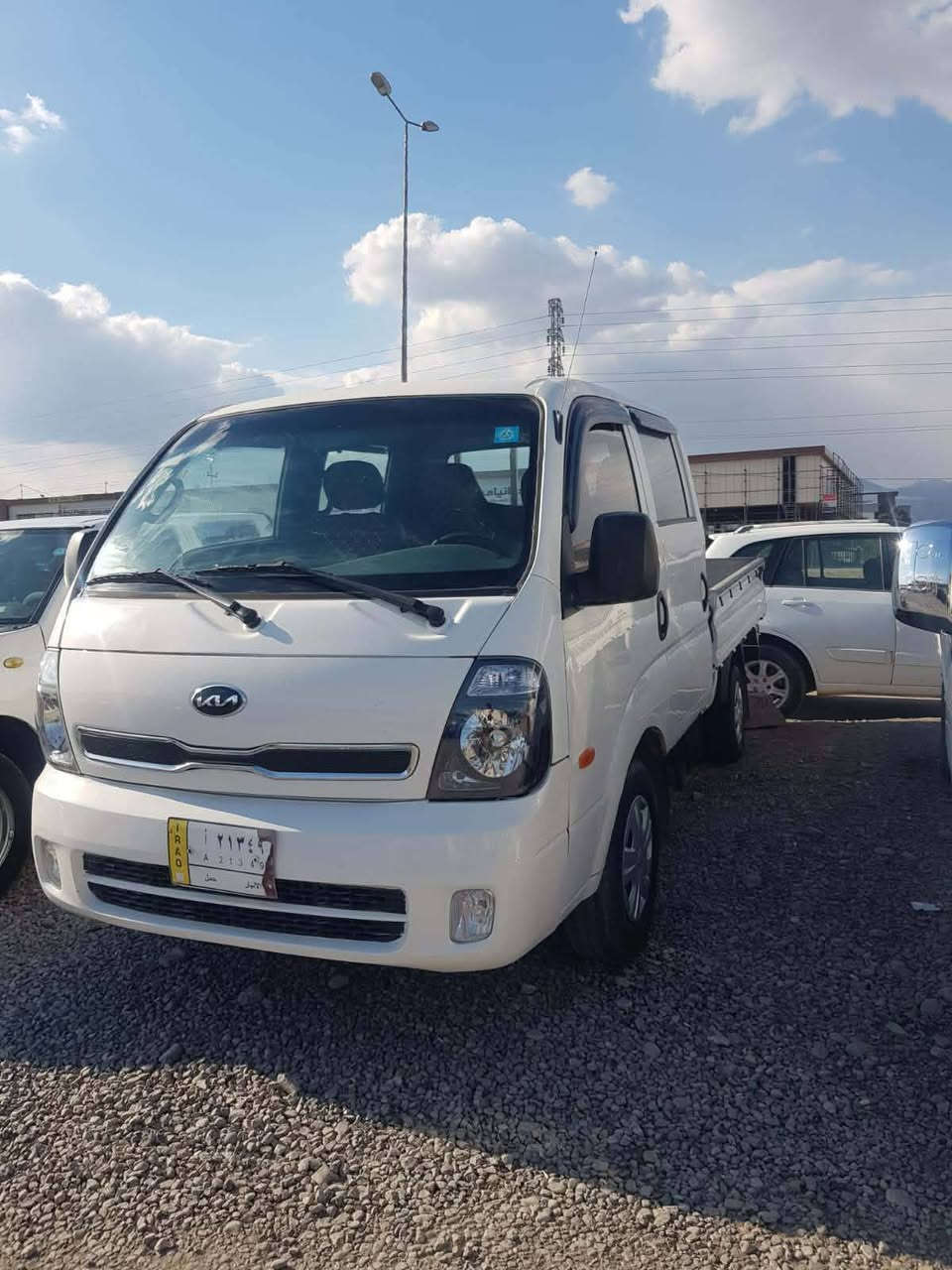 بیسم اللەالرحمن الرحیم  
 
2011ئەبووکلاج
کیا بار دەبڵ قەمەرە    ئاڵتوونی ڕۆژ
فول فول پێنج دوگمە
مەکینە 3000انجیکتر
تەبرید ساردوگەرم 
برێک کارەبای مەزبوت
کوشن هیتەر ئاوێنە کارەبای 
بێخایس وڕازاوی 
یەکبڕاوەی بیلاد2011
دەبڵ سەلە
چوارجام کارەبای
نرخ 73گڵاو کەمێ مجال

 ***********
***********
