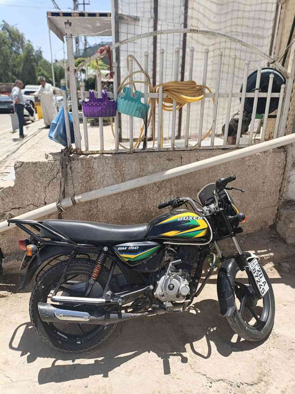 سلام عليكم دراجه بوكسر مرقم موديل 21 محرك مامفتوح بي دخانه تعال كلبه او شوف سعر واحد او 650 او بيه مجال شي قليل مكاني ديالى بعقوبه المفرك رقم الهاتف ***********
