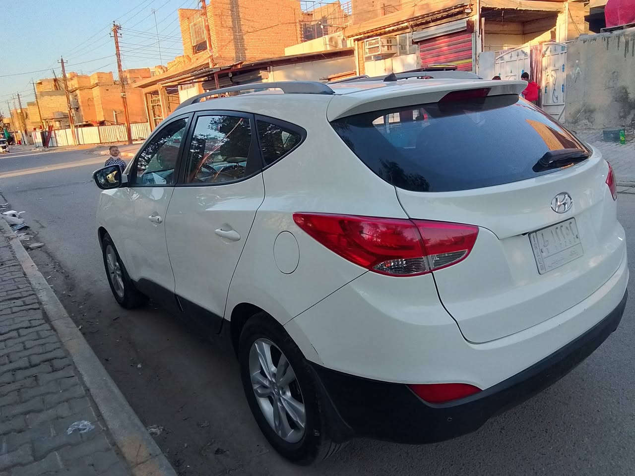 توسان 2012 خليجي  رقم بغداد 
 السياره جديده من كير محرك كفاله  
بعدهي ع وضعهه الشركه كتلوكات الشركه وياهه  
رايدهه ب 126  مكاني بغداد ***********  واتساب بيهه باب السايق كلير 
جديده شكد متصور
