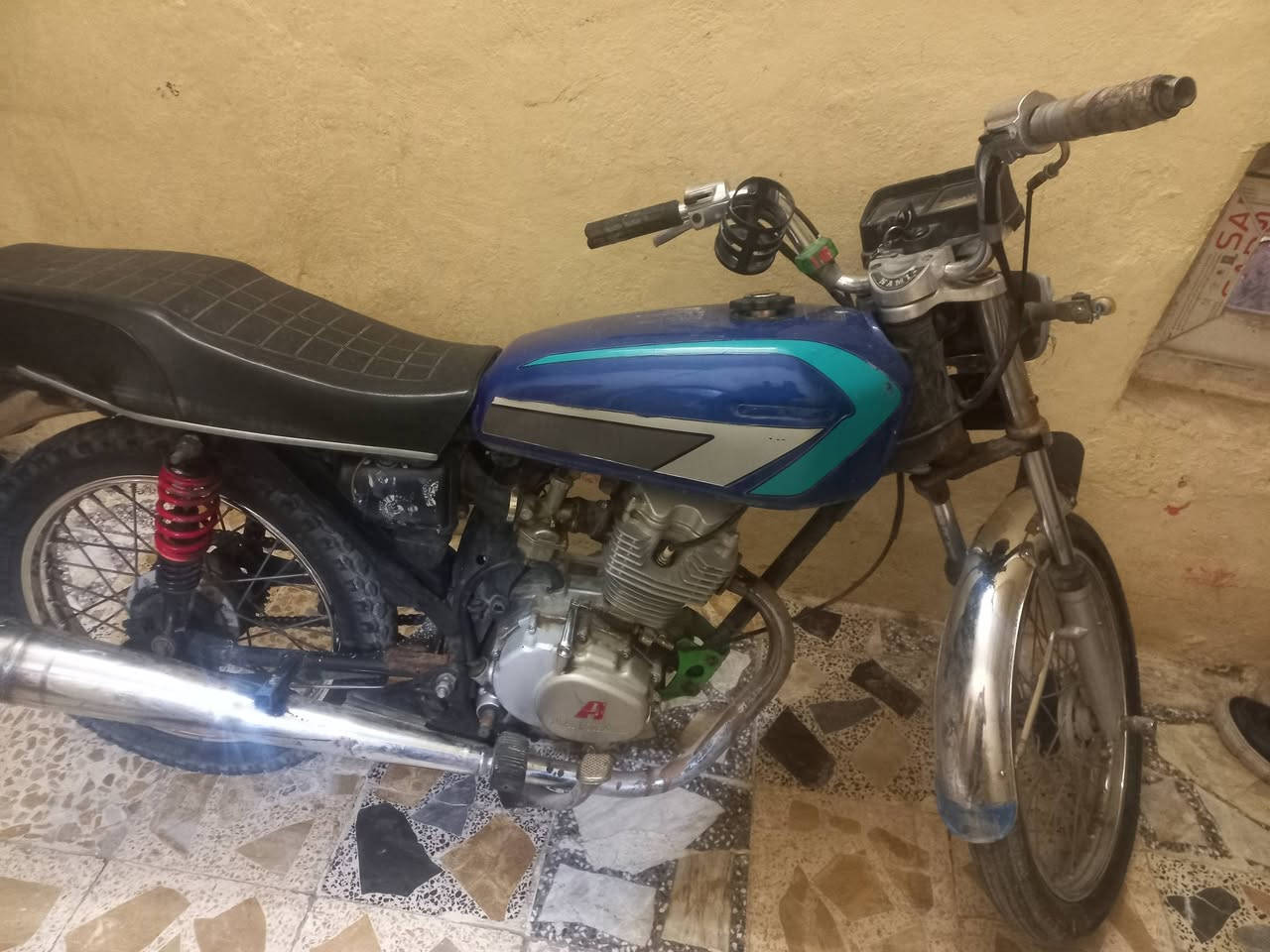 السلام عليكم اخوان
دراجه اربعه كير اوراق  ارشه موديل 2017بس الشاصي وباقي غراضها ومحركها كله 21 تشتغل هندر واحد
450وبيها مجال بسيط الشراي يتصل مكاني نجف 

***********
