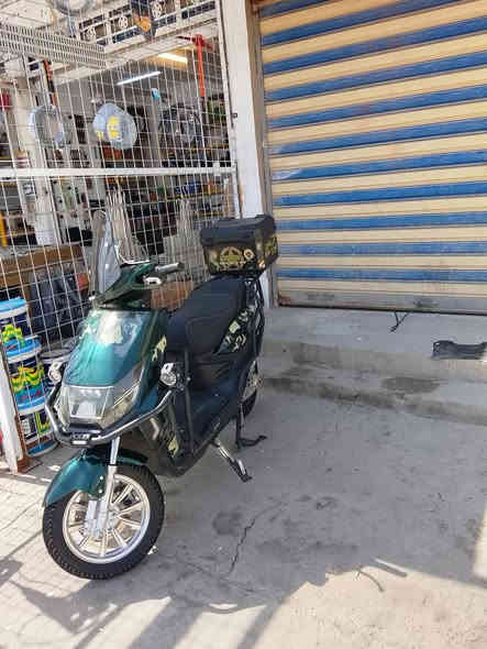 السلام عليكم دراجه شحن للبيع الدراجه جديده نقصها بطاريات 2   بس بعد ما بيها اي نقص بك دبل اشاره فول السعر 500.
***********
