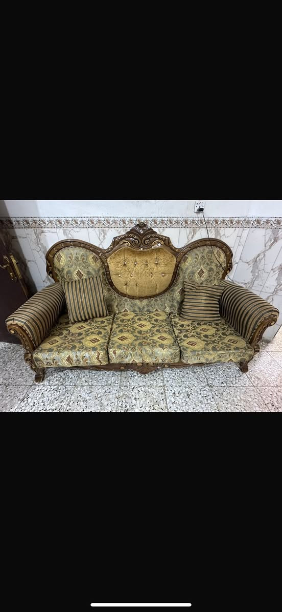 تخم للبيع سعر ٤٠٠ وبي مجال ***********
