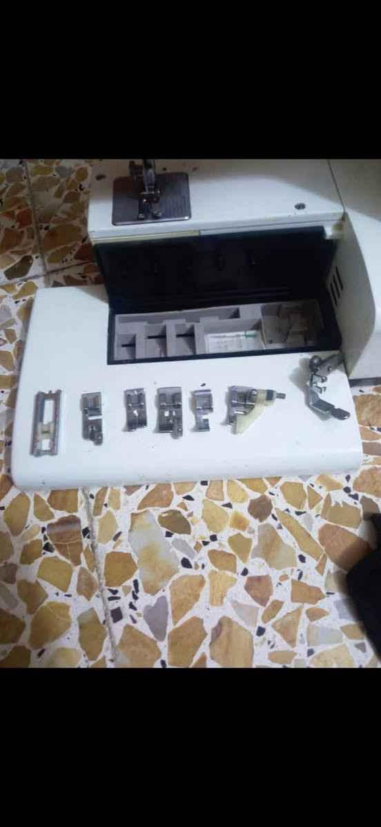 عندي هاي المكينه جديده كلش خياطته تخبل تخيط زكزاك وبيت دكمه كمله هيه وملحقاته وبيه جنطه بعد ومحولته كمله مكان حله مركز سعر ١٣٠ وبيه مجال


**إذا كنت صاحب هذا الإعلان وتريد حذفه لأي سبب، رجاءا أرسل رسالة إلى الدعم الفني**