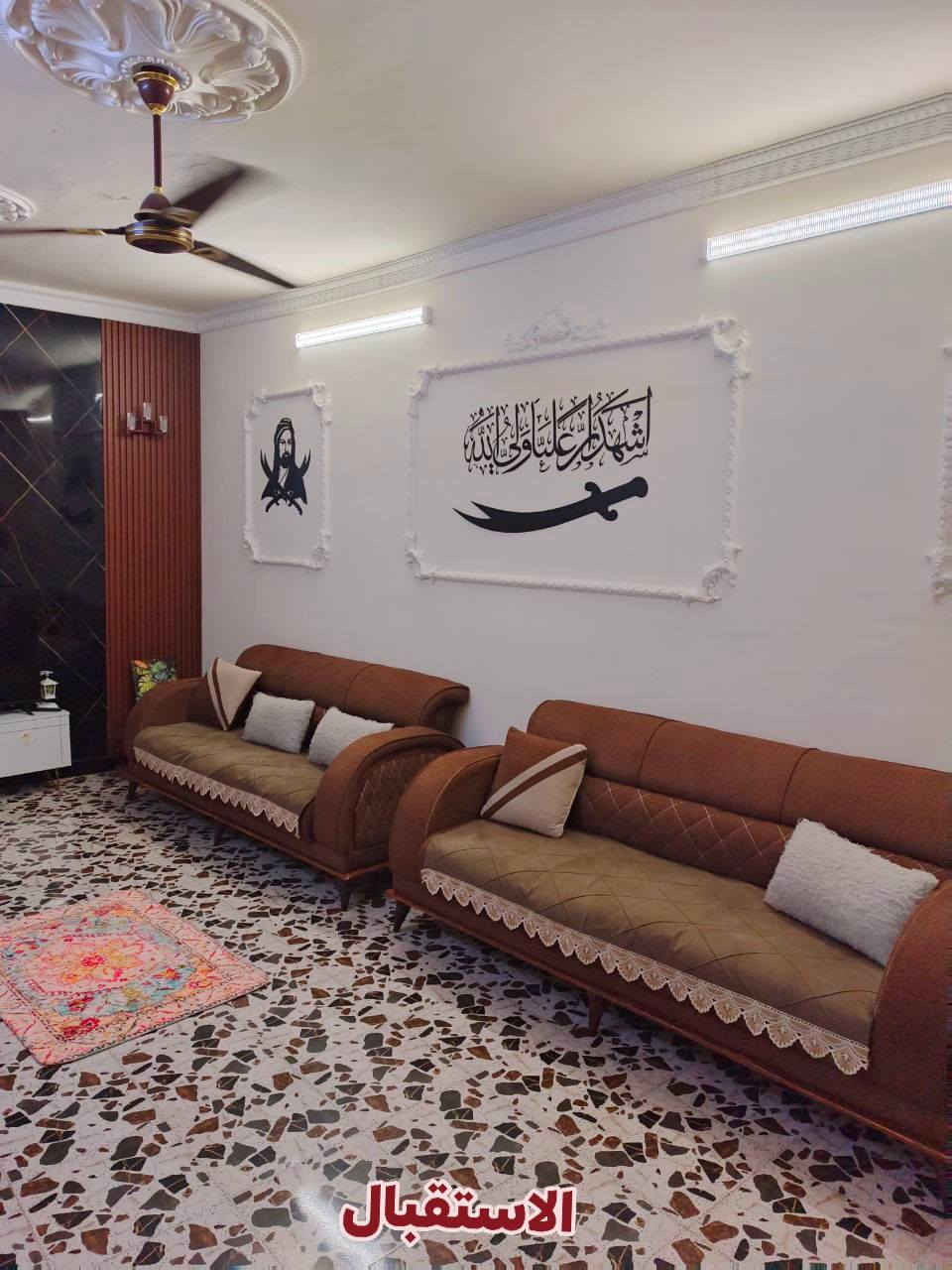 السلام عليكم 
🏠بيت  للبيع طابق ونص 
......✴100مـــــــــتر (النزال8-----والجبهة12)
🔹منطقة الاصلاح -شارع الجزيرة
يحـــتوي البيت:
(استقبال ---ثنين غرف نوم ---ومطبخ بارد ومطبخ حار ---وصاله --وصحيات كاملة)
*الطابق الثاني* مامسكف وبي غرفه كامله سندويج.

 ☎️الرقم للاستفسار:
♠السعر خاص♠


**إذا كنت صاحب هذا الإعلان وتريد حذفه لأي سبب، رجاءا أرسل رسالة إلى الدعم الفني**