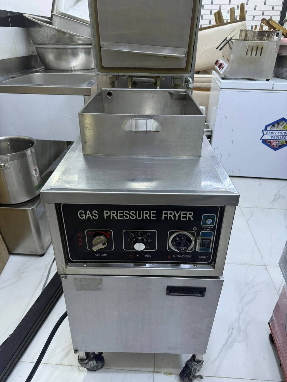 للبيع قلايه مقرمشات جدر ضغط نضيفه جداً
***********
