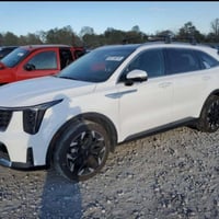 كيا سورنتو 2024 SX مزادها : 6/1/2026 للاستفسار : 07838756552