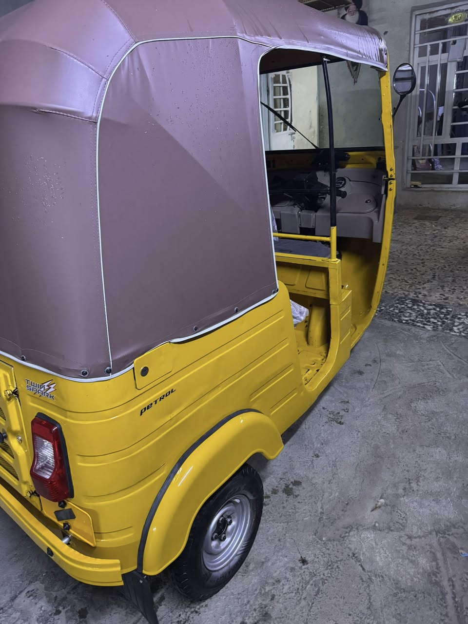 السلام وعليكم تكتك للبيع بيه بوش وبستم مديل ٢٠١٩  شهر ٩ السعر ٦٨٠٠ المكان الشعب حيور رقم التليفون ***********
