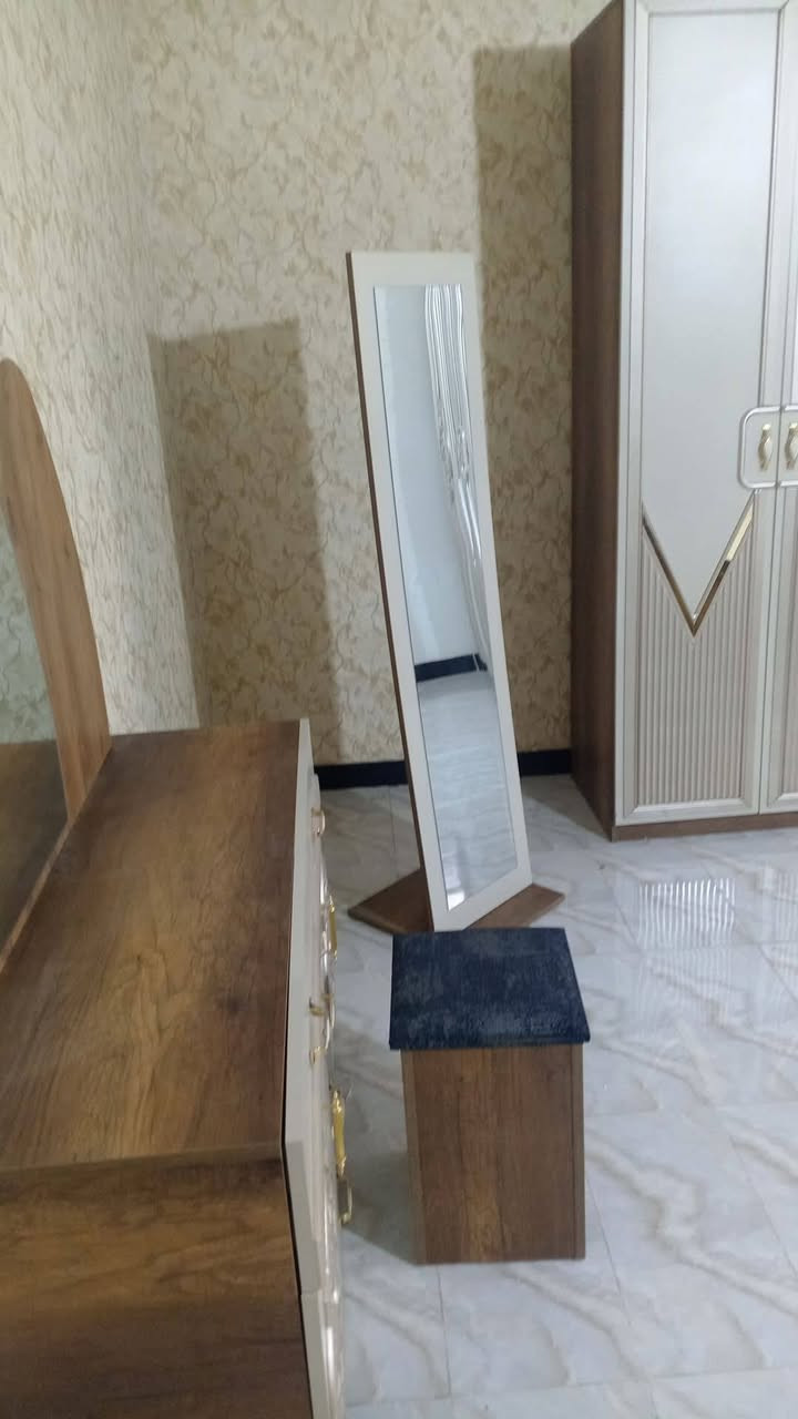 غرفه للبيع تركيه كبير  درجه اولى 10قطع نضيفه السعر مليون 600 وبيه مجال الاستفسار الاتصال على الرقم ***********
