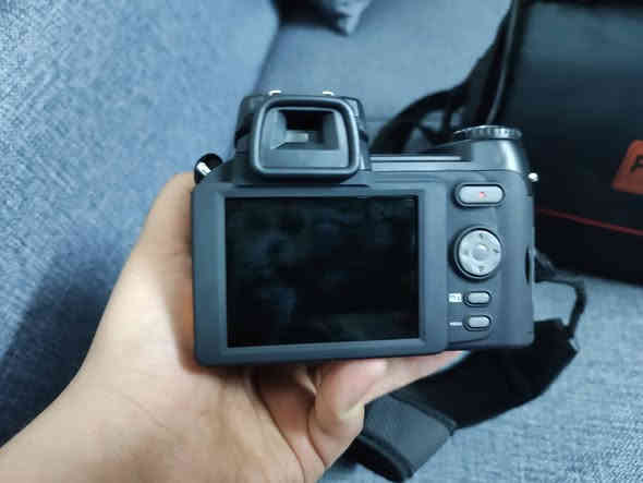 سلام عليكم 
كامرة POLOللبيع 
بعدهة جديدة ممستخدمة 
للاستفسار ***********
