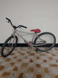 بي إم إكس • قابل تفاوض • تواصل خاص