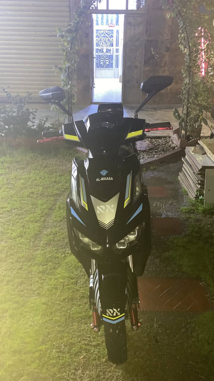 سلام عليكم
دراجه شحن سكنس 
٦باتري دبل
دبل كارت  تشغيل
دبل بصمه
دبل سويج
تشغيل عن بعد 
جهاز اندار 
رجوع الى الخلف
دبل اشاره 
كير ٤ سرعات 
شاشه ايباد قارى عطلات
زنون عالي ناصي 
ستاند تعليك و صفح
تجوه ضهر
مساحه تخزين صندوق كبير 
ومواصفات هواي متخلص 
صار شهر من اخذتها 
دراجه خير من الله 
٦٥٠ قفلها مكاني الاعظميه 
***********
