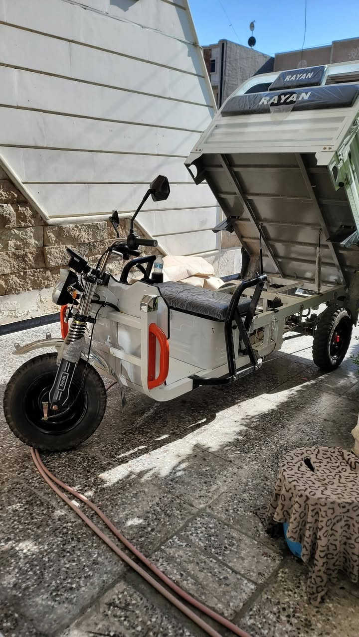 سلام عليكم / للبيع ستوته شحن جديده بعده زيرو استخدام يوم واحد فقط بطاريات جدد 
مكفوله من كلشي عل فحص 
شحن يمشي 70 كيلو متر جدا نضيفه 
سعره 1750 وبيه مجال 
مكاني بغداد البياع تقاطع شرطه الرابعه 
***********
