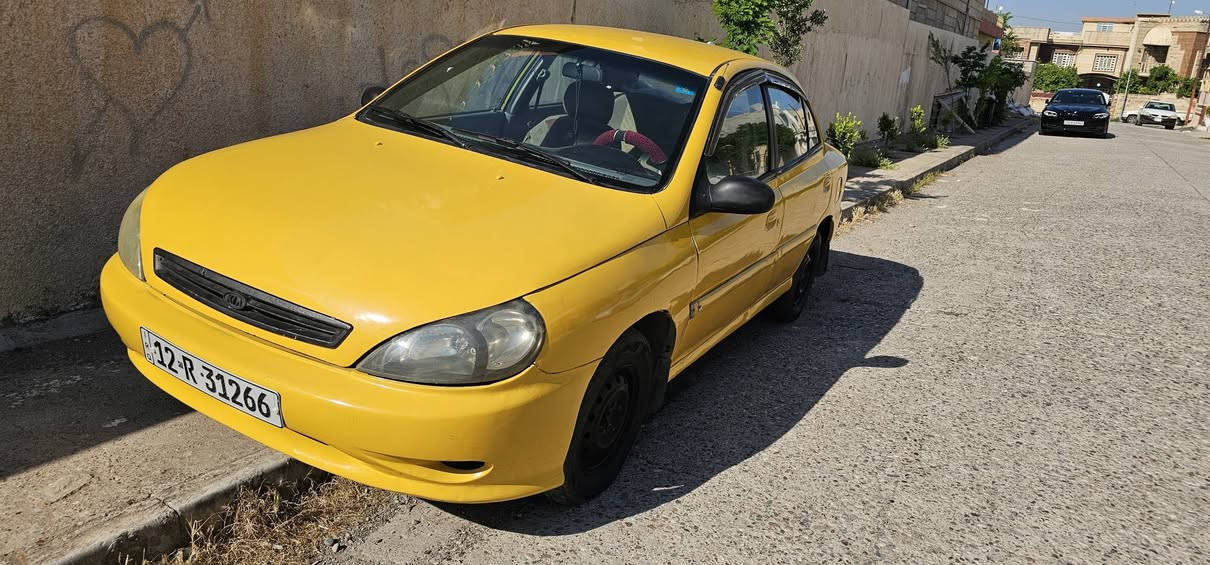 السلام عليكم 
للبيع. 
كيا ريو موديل  2001 بأسمي 
كير محرك  مازدا  حجم 323 محرك بي رخاوا كير نضيف 
اوتوماتيك تبريد  كانت أجرة تحولت خصوصي  بعد التحويل 
السعر 4000$ 
اي استفسار  ***********
***********.
