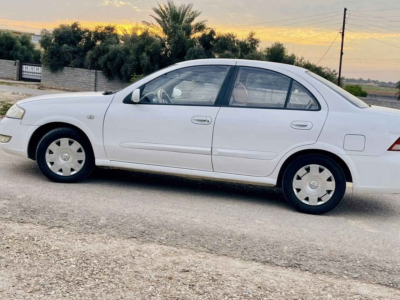 السلام عليكم 
نيسان سني للبيع 2009 رقم بغداد نكليزي بسمي كير اوتماتيك محرك 1600 كفاله سياره مكفوله من ضربه وصبغ فقط بارد بسيط سياره احله من الصور جديده داخل جديد 
شاشه كامره حساسات خلفيه دوشمه جديده 
تدفه تبريد صدر تاير باتري كله جديد 
السعر 105 وبيه مجال 
مكان بغداد ابو غريب الاستفسار
***********
***********
