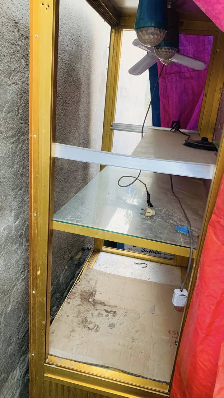 رفوف خشب وجامخانات تعال وشوف وخلي السعر الرقم ***********
