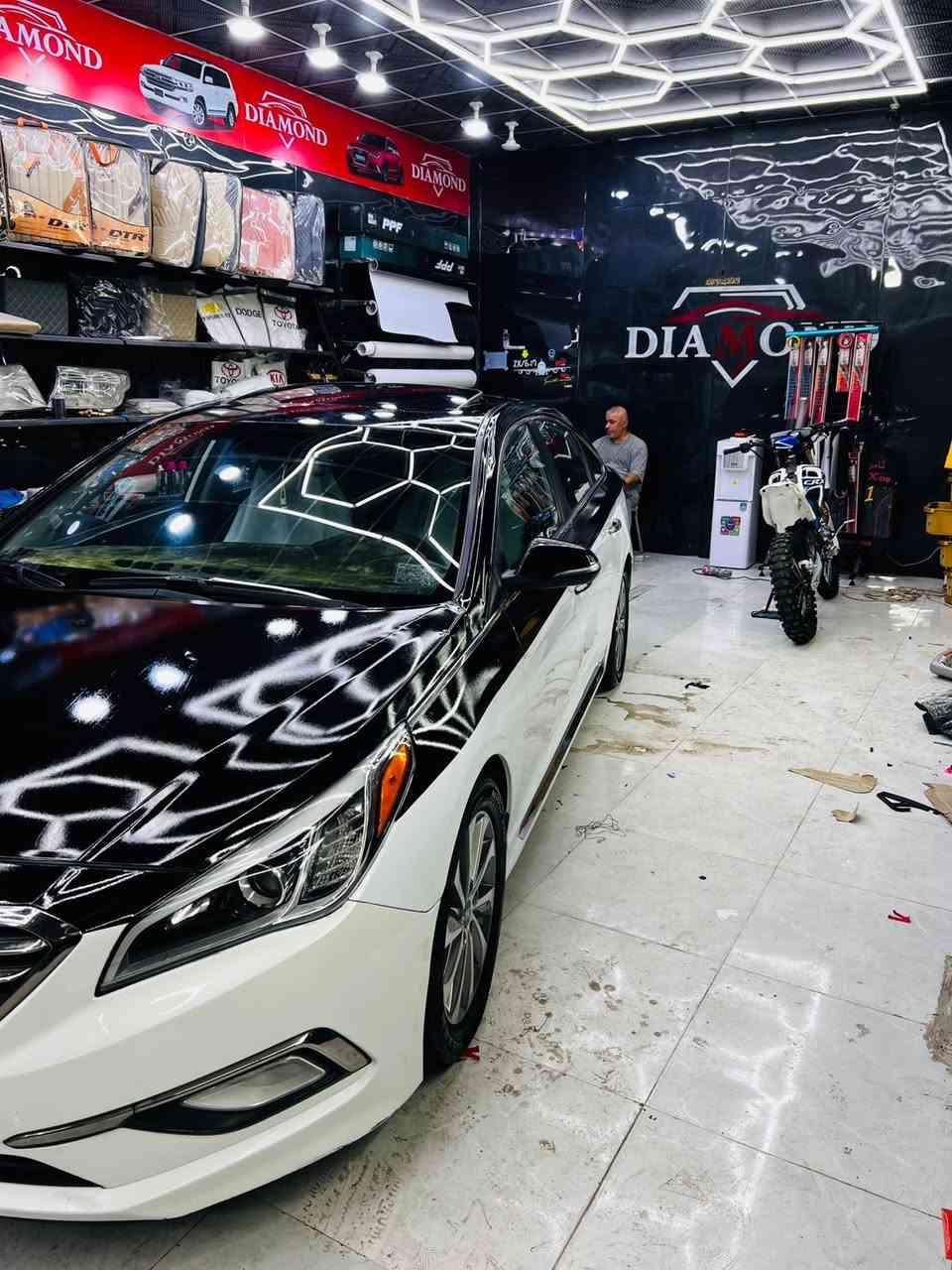 سوناتا مديل ١٦ 
فول مواصفات 
كير ومحرك خير من الله 
تبريد توني مسوي مبدل منضومه كامله 
بيها حادث وره ومرجعينه ومابيها شي السياره 
السعر ١٠٥ 
للتواصل ***********
