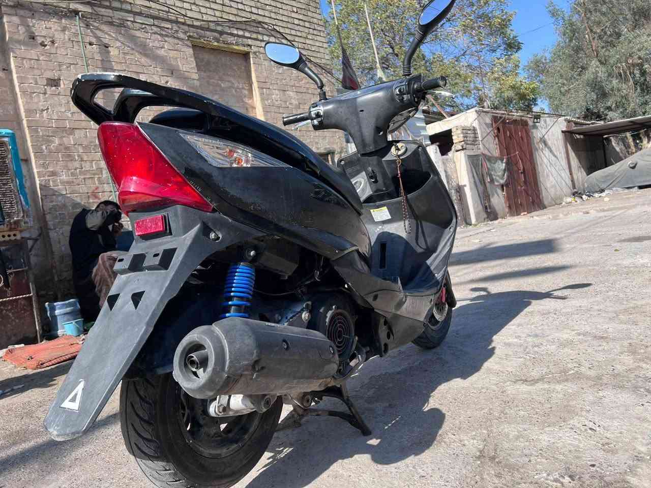 السلام عليكم
ماكس ثعلب 🦊 
كهربائيات كلها شغالة عالي ناصي هورن سلف بك لايت اشايريمين يسار دبل اشارة كله مكفول
بريكات امامي خلفي يخبل
طسة ريشة
شلعة و معدل حلوات
مكفولة من النضوح و التبخير و التنقيص
محرك مفتوح مفتوح مفتوح بس متسمعله حس بس صوت الصالنصة و المروحة 
سعر 650 بيها مجال بسيط
مكان بغداد الشعلة 
ه‍: ***********
تفاصيل اكثر واتساب
