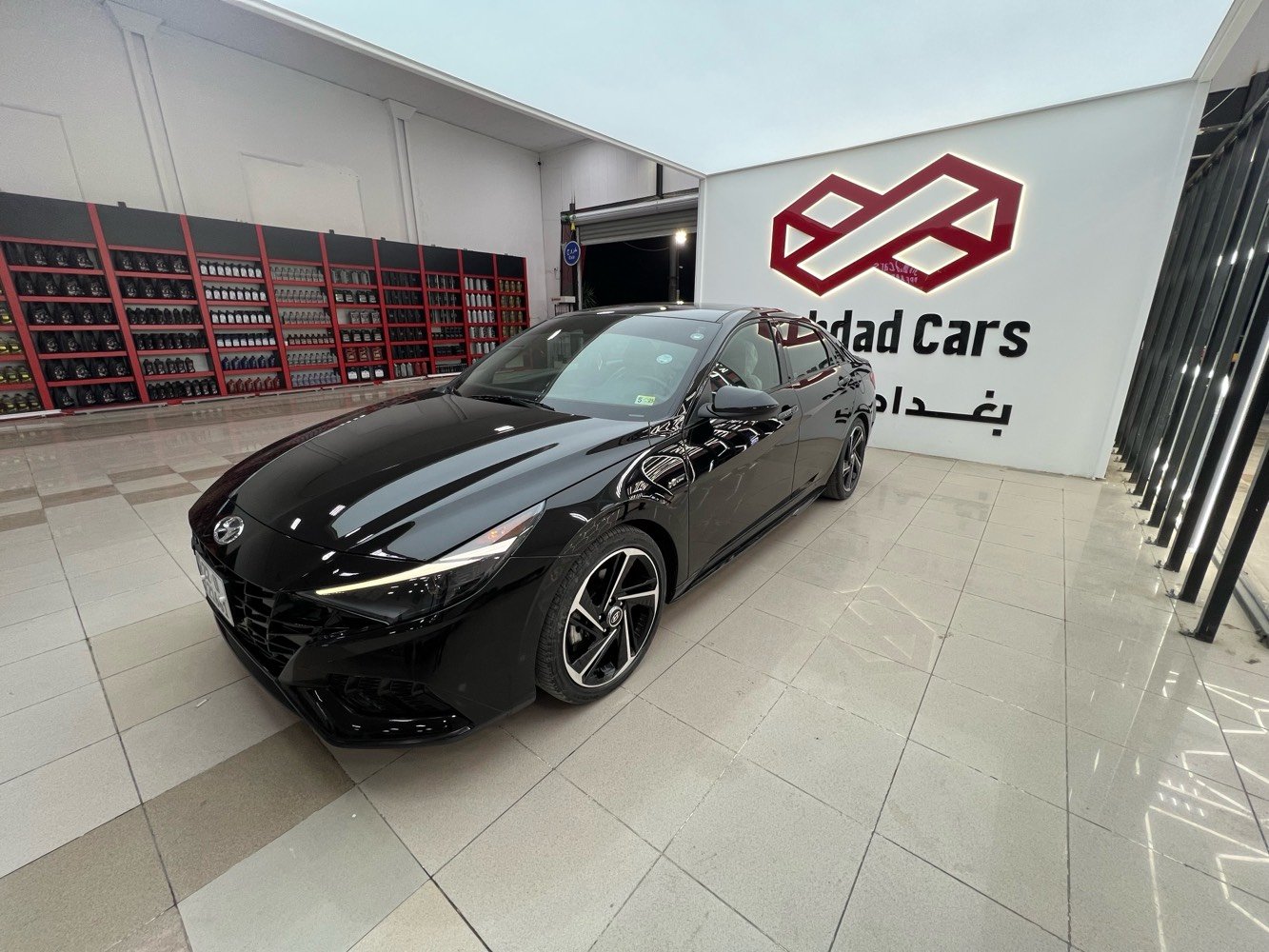 السلام عليكم
2023HYUNDAI Elantra  N line🇺🇸
(هونداي النترا ان لاين) 
(رقمأربيل ) 
المواصفات فول ١/١  (N line )

(سياره شخط مابيها رصعه مابيها)
مشيه 32ميل

مكينة تيربو رياضي ✈️
بدون دوانز السياره 🤍
 (كير توماتيك (دبل كلج الماني (DCT)
سلايت روف (فتحة بلسقف )
شفتات ستيرن رياضي ➕ ➖🔥
مود السرعة في الدشبول نظام الانطلاق القصوى
بصمة تشغيل مع بصمة ابواب 
تشغيل عن بعد 
شاحن لاسلكي بدون كيبل🔥
صندوق ذكي بصمة فتج تلقائي عند الاقتراب
                                               🔥الكشنات تحكم كهرب
                                                         🔥تدفئة كشنات 
                         🔥كشنات حضن جلد ومخمل ومطرز N 
                   🚩بطاين ابواب كلها مطرزة خيط احمر مميز
                                     بصمات N  على الكير وبلستيرن 
دوسات جانبية رياضي شركة 🏁
لايت لد مميز بلادي
بك لايت لد متصل  مميز 
رادار امامي تحديد المسار  
رادارات جانبية النقطة العمياء  
حساسات خلفية للتنبية  والتوقف الذاتي عند الرجوع 
نظام القيادة الذكية لمسافات محدودة مع السيارة الامامية
نظام الوقوف الذاتي عند الاقتراب من مركبة 
كامرة خلفية HD تعمل من اتجاهين مختلفين
اضواء ترحيب عند الاقتراب
كروز تثبيت السرعة
نظام تحديد المسار
قيادة ثلاث وضعيات (نورمل + سمارت + سبورت)
فول تحكم جهتين استيرن 
شاشة اعطال واشارة ترحيب
مانع انزلاق نظام تركشن
تبريد شاشه منفصل
ويل رياضي  18 مميز 
شاشة لعرض العطلات وقياس ضغط الاطارات ولضبط اعدادات السيارة 
شاشة كبيره بل وسط  تدعم نظام الابل كار بلي والاندرويد اوتو بدون كيبل
8 انج + GPS+ بوصله + كامره خلفية دواره بنظام  
دمام سماعات اصلي امامي 
 
---------------------------                      
الضرر (بابين مثل موضحه بل صوره بيها كلير بدون معجون 2) 
سعرها158بيها مجال 
رقم الهاتف: 
-***********
