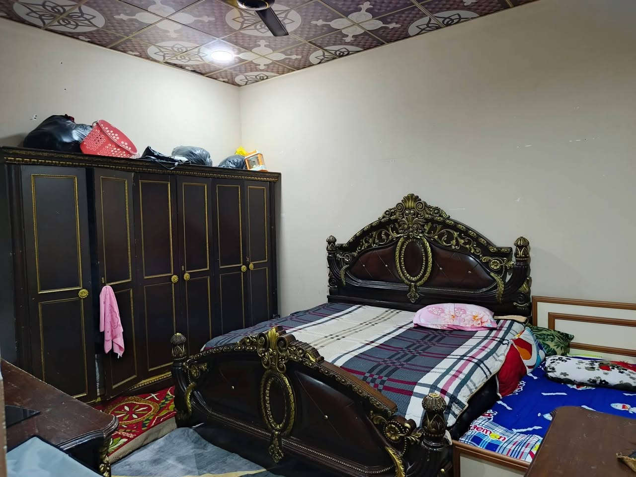 السلام عليكم ورحمة الله وبركاته
دار سكن للبيع المساحه 200 متر
 موقعه جيد بصف الركن عل تبليط مباشر

العنوان : البصرة ابي الخصيب حمدان
 ( المعاريف ) قريب مدينة الاندلس السكنيه 

العقار : طابو زراعي عراقي سند 25
وكالة ونسخه من الطابو ومكاتبه

يحتوي الدار على غرفتين نوم وديوان وصالة ومطبخ وصحيات او صحيات خارجي او داخلي ومناور ثنين
 او حديقه وكراج سيارة 
شارع 10 متر يبعد عن السايدين الفوك 300 متر للعلم ⁉️
 بناء البيت حديث مع توفر كافة الخدمات منطقة هدوء
 خدمات ماء كهرباء مجاري انترنيت ضوئي تبليط باب
 البيت مدارس حكومية واهلية مستوصف سوك قريب

السعر : 110 مليون او بي مجال
للاستفسار ***********
