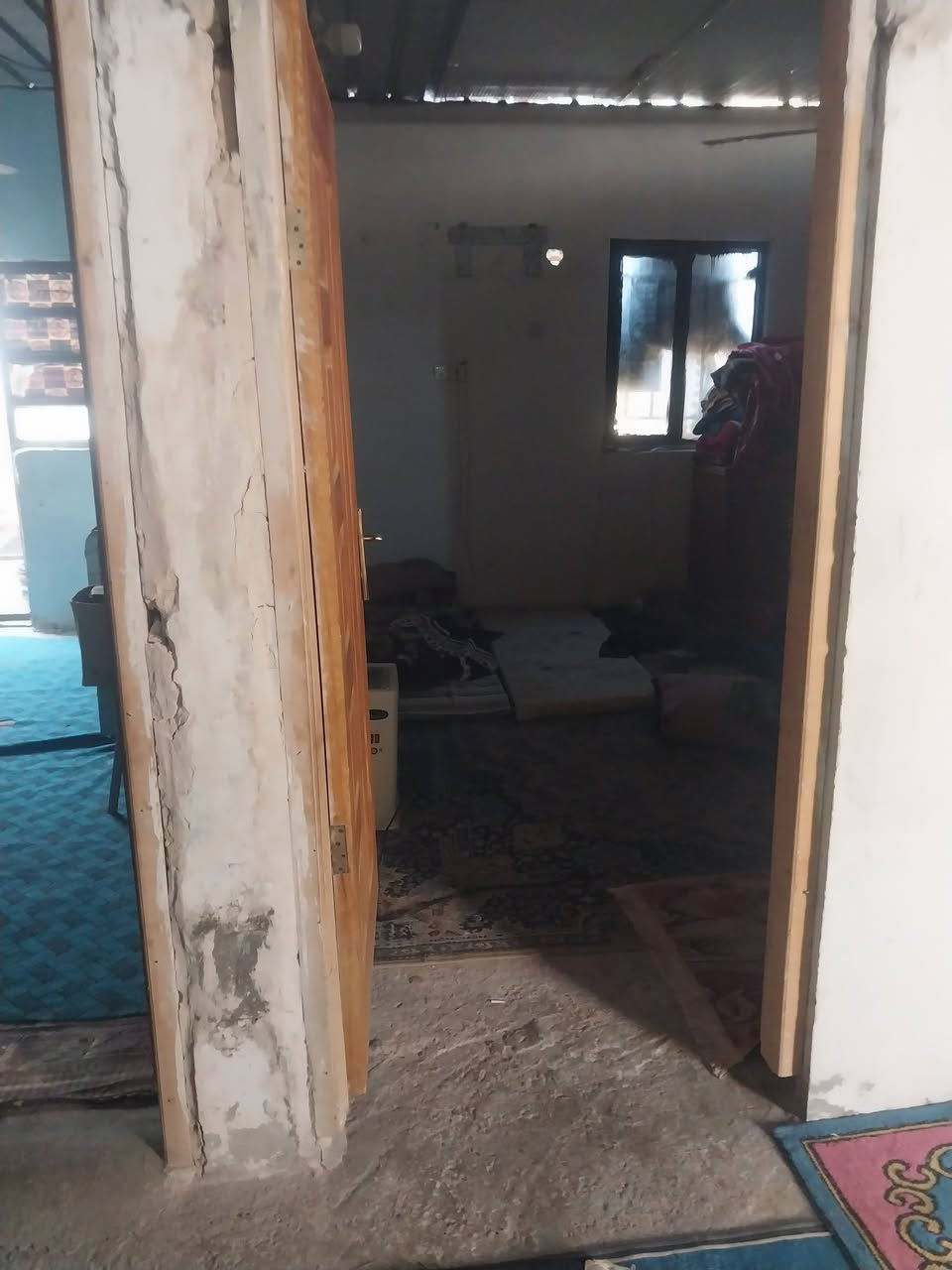 سلام عليكم بيت للبيع بل حواسم مال
الغزالية 200 متر بي حديقة ***********
