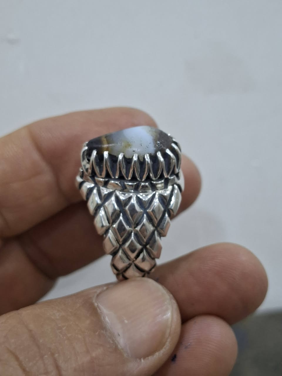 الجزع اليماني القديم المختلف العنوان بغداد مدينه الصدر للاستفسار الاتصال على ***********
