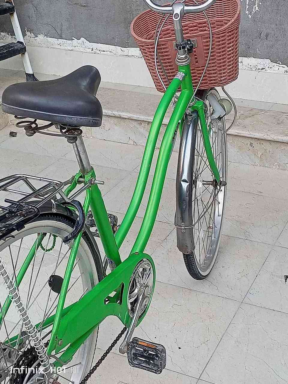 السلام عليكم بايسكل باله اخو الجديد كامل اي عطل مابي نقص فقط يده تبديله: عنوان تنومه نهر حسن: السعر 130 وبي مجال للاستفسار *********** هذا الرقم فقط
