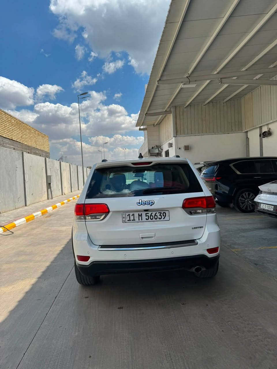 جيد وأرد امريكي لمتد  معروفه مواصفاتها 2019 ضررها بسيط وحلو خشم لجاملغ الامامي بدون اي دواخل ولا شاصي رقم بغداد سيارة نضيفة بيها بعض الملاحظات السعر 225 ورقه. وبيها مجال للشراي مكاني بغداد 
***********
