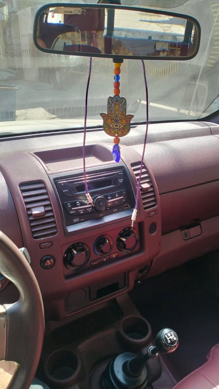 السلام عليكم
نيفارة 2008

شمالية سيارة بسمي 

سيارة

 مكفولة كفالة عامة

تخم تاير جديد حدادية جديدة 

مكينة و كير محور مال بيكم تيوتة 

سيارة خير من الله سيارة نضيفة خير من الله 

مكان سيارة بغداد حي اور 

سعر 103 وبيها مجال 

‭ 0772 401 3956‬
