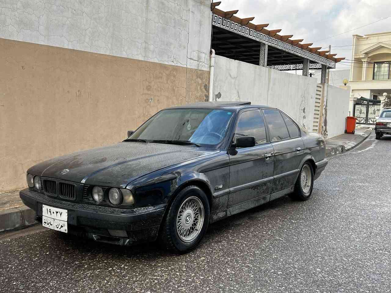 ئەم بیێمیە بۆ فرۆشتن شتی جوان و پاک  مَاشَاءَ اللّٰه 🧿 خودا بیکاتە قسمەتی ئەوەی حەزی 
لێیەتی  إِنْ شَاءَ اللّٰه
540i V8
تەیارەی سەر ئەرز
مۆدێل 1990 کامل کراوەتە95 
نمونە لە جوانی و پاکی
540i گێڕ عادی
زۆر زۆر بەقوەتە 
سیارەکە فولی گێر عادیە
مواسەفات سلایتە 4جام کارەبای abs  دەبل پەرەشوتە ٦کەلەیە
کوشن جلدە دەعامی بیلادە هۆک بیلادە
٤تایەو ویلی تازەیەب
تایەی شەباحی لەسەرە
توندو تۆلە  لایت کامل زینۆنە یەک گلۆپ نقوستانی نیە
قەپو قۆپو شوختیشی نیە
دەحامی بۆ دەحامی بەشەرت 
دەعمو لێدرانی نیە
قەپاخ چاملخێکی دواوەی
گۆراوە لەسەر پەرچی بیلادی تەنها قەپاخەکەی 
هەستی پێ ناکەیت
180هەزار خرامەی تیایەدوای مەحامەلە دەیگەرینمەوە
تەحویل وەکالە خرامە موس براوە گێر مەکینە هەموی بەشەرت
شوێن هەولێر
سعری ٧٥گەلاو مەحامەلەیەکی کەم
(ژ.م***********)
