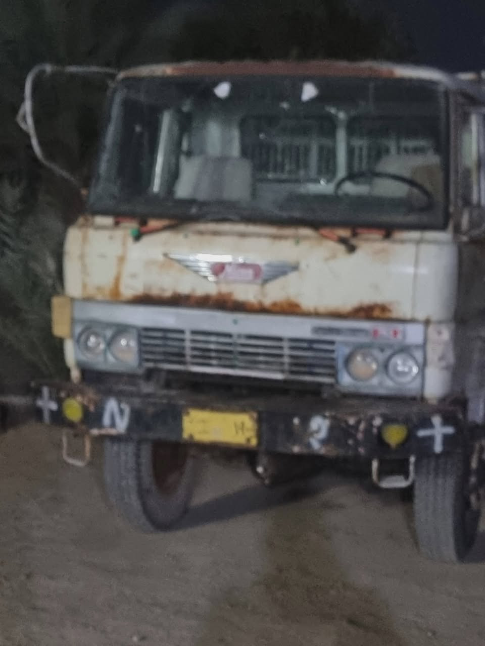 سلام عليكم
هينو ٨٤ للبيع نكره سلف 
نقصها بريك مو زين 
السعر ٣٣وبيها مجال
***********
