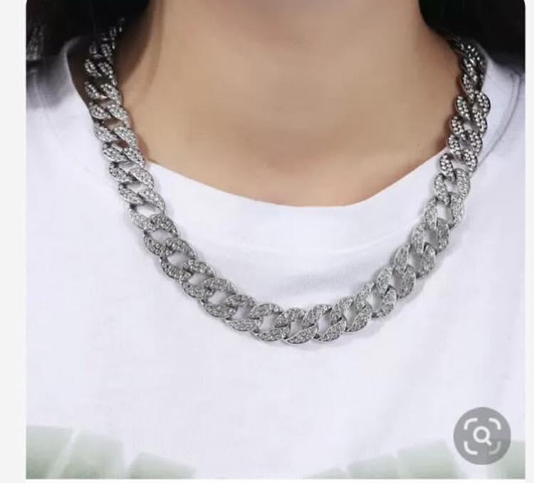 قلادة مرصعه وزن ثقيل وكما في الصور
القطعة 5


**إذا كنت صاحب هذا الإعلان وتريد حذفه لأي سبب، رجاءا أرسل رسالة إلى الدعم الفني**