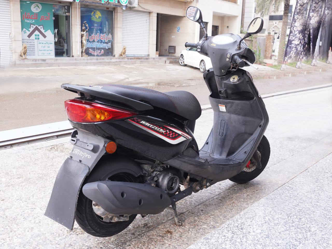 يا الله السلام عليكم دراجه بريز بغبغاء الدراجه طالعه من الرمبه نوزل الدراجه على وضع الرمبه مملعوب بيها شي نهائي جيب وياك فيتر وفحص الدراجه مكفوله من التاير للتاير السعر مليون و500 وبيها مجال حك الجيه العنوان بغداد زيونه الرقم ***********
