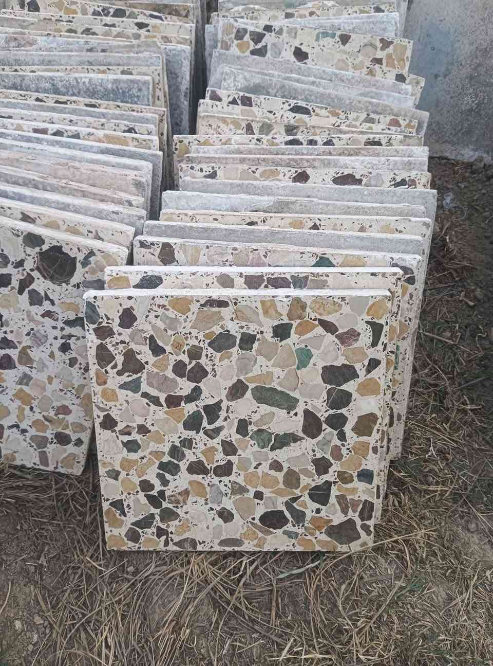 كاشي مستعمل للبيع نضافه 95% العدد 750 مكان بابل للاستفسار ***********
