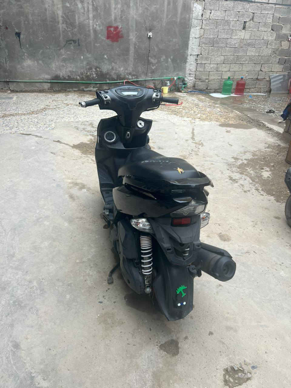 سلام عليكم شباب جيتي ار للبيع عنواني بغداد المشتل كهربائيات كـاملة لايت زنـون تايرات جـيلاتين دراجة خير من اللة ممفتوحة رقمي ‏‪***********‬‏شراي خابر
