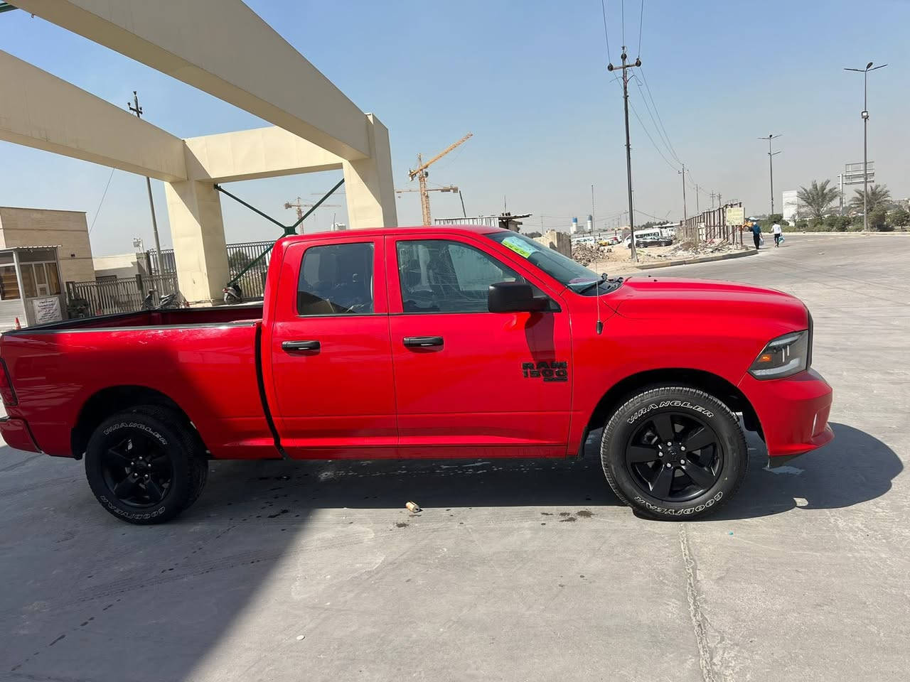 سلام عليكم

للبيع 

دودج رام 2022

وارد امريكي  

فئه ram 1500
كشنات تدئفة

سياره بيها جاملغ وبنيد عكس السايق 

ماشيه 34 

مواصفات 

باب قصير 

بدي قصير 

8 سندر 5700 

نظيفة جدا 

فرويل 

سياره جاهزه 

كاميرا خلفية

مكانها بغداد 

رقم بغداد انكليزي بسمي 

السعر 210 ورقه وبيه مجال 

***********
