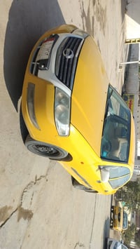 شباب هاي السيارة لرجل كبير السن يريد يبيعها وكلفني انشرها كلشي ماعرف ع...