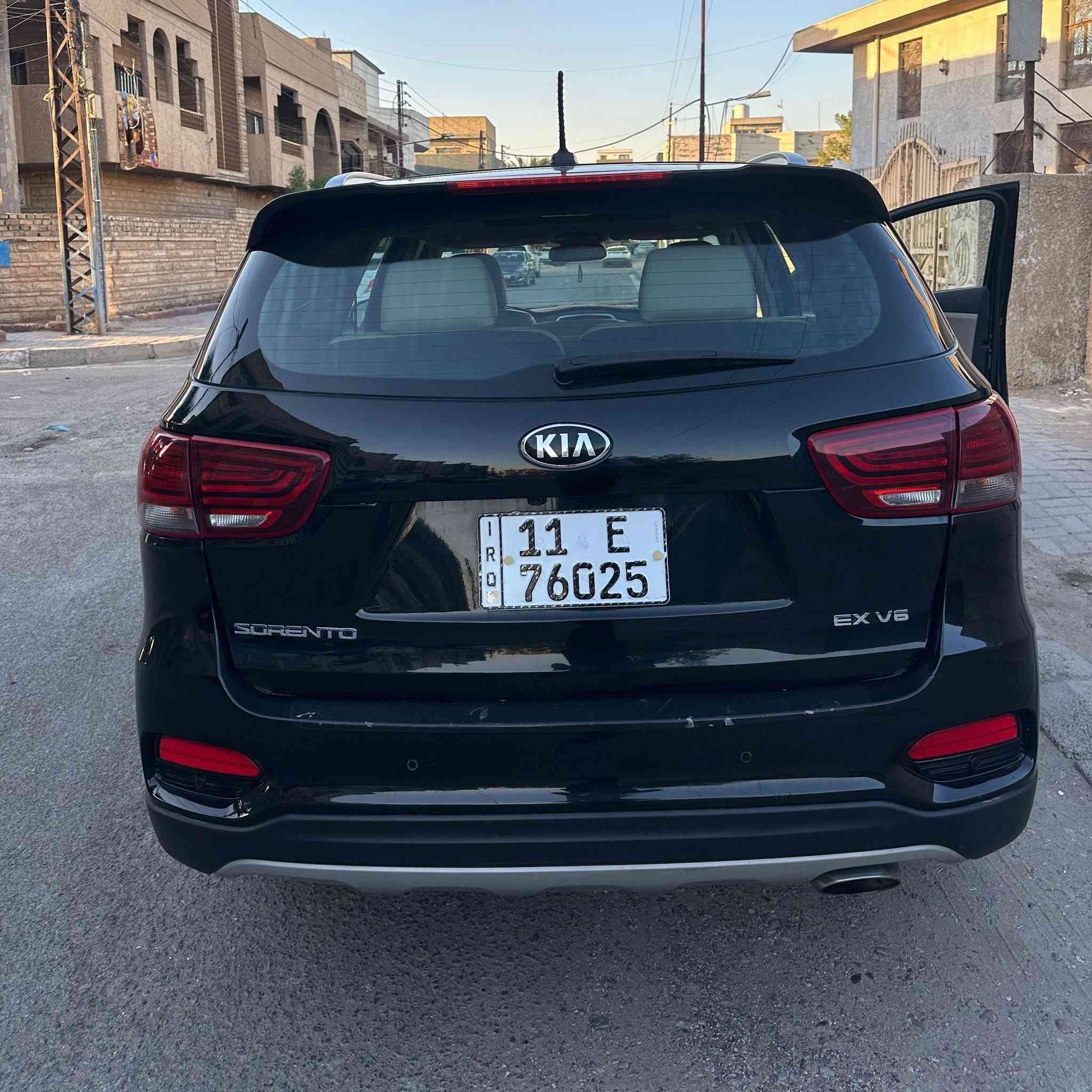 سورنتو موديل 2020 فول 1/1
فول فول مواصفات 6 سلنرد بارنوما 
7 راكب 
سلايد روف 
نقطه عمياء 
نضام تحديد مسار 
رادار امامي خلفي 
3 قطع تبريد 
باب صندوق كهرباء 
ماشيه 61 الف 
4 انضمه قياده 
كشتات جلد 
تدفه بل كشنات 
جام 4 اوتو
محرك كير واير بشرط ماشية 61 الف 
سيارة حيل نظيفة كلشي عل بلاد جديد 
سنوية هزة كلشي جديد مدفوع لـ
باسمي السنوية بشرط تحويل وغرامـة
سيارة مابيـها دينار مصرف كامل من كل نواحي
رقم صاحب السياره ***********
السعر190
