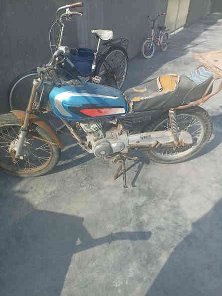 السلام عليكم دراجه للبيع كلك تريد كلجات وبنزات يعني ترتيبات خفايف مكان محاويل حي 17سعر175وبيه مجال لشراي بي خير ويدلل رقمي ***********
