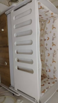 سرير اطفال • عمر ٥ سنوات • استعمال قليل