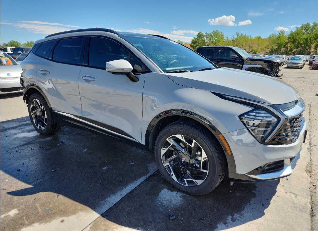 للبيع كيا سبورتج 2025 برستيج فول الفول اعلى فئة بالسبورتج داخل احمر ماشيه 3 الف فقط السيارة حالياً موجودة في الاردن الزرقاء المنطقة الحرة تريدها حرة او اذا عندك كتاب شهداء حسب الرغبة مدة الوصول 5 ايام بعد الاتفاق 

   لشراء السيارة زيارة مكتب سمارت 
📍بغداد - الصليخ - خلف نادي الصليخ الرياضي
رقم الهاتف☎️ : ***********
