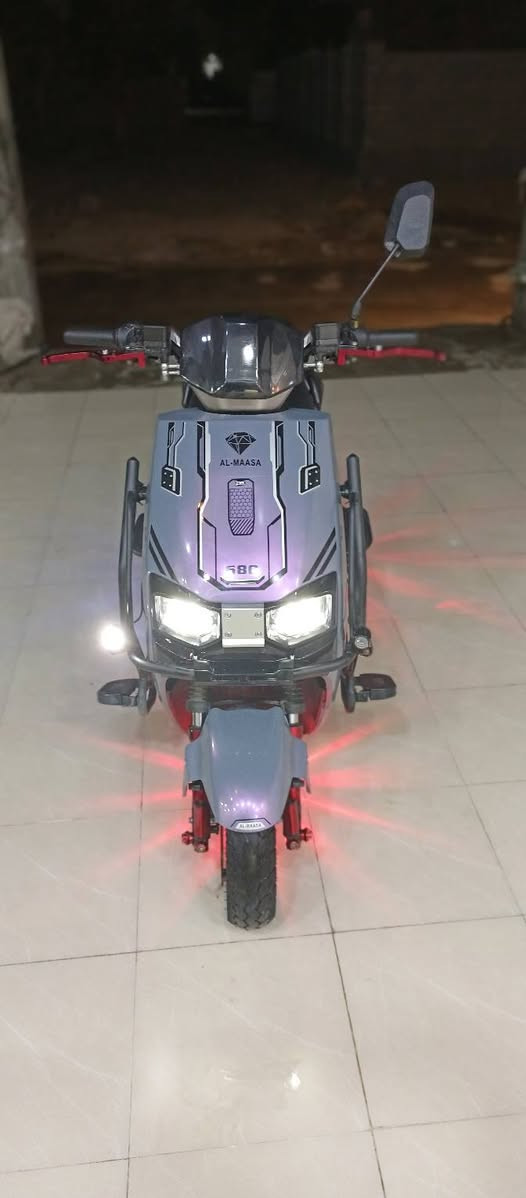 السلام عليكم موطور شحن للبيع 6بطاريات يقرن فول الموطور اي نقص مابي بس تك مرايه النظافة مثل الصوره كلشي شغال بي السعر 750 العنوان الرمادي فلكه العلم للتواصل ***********
