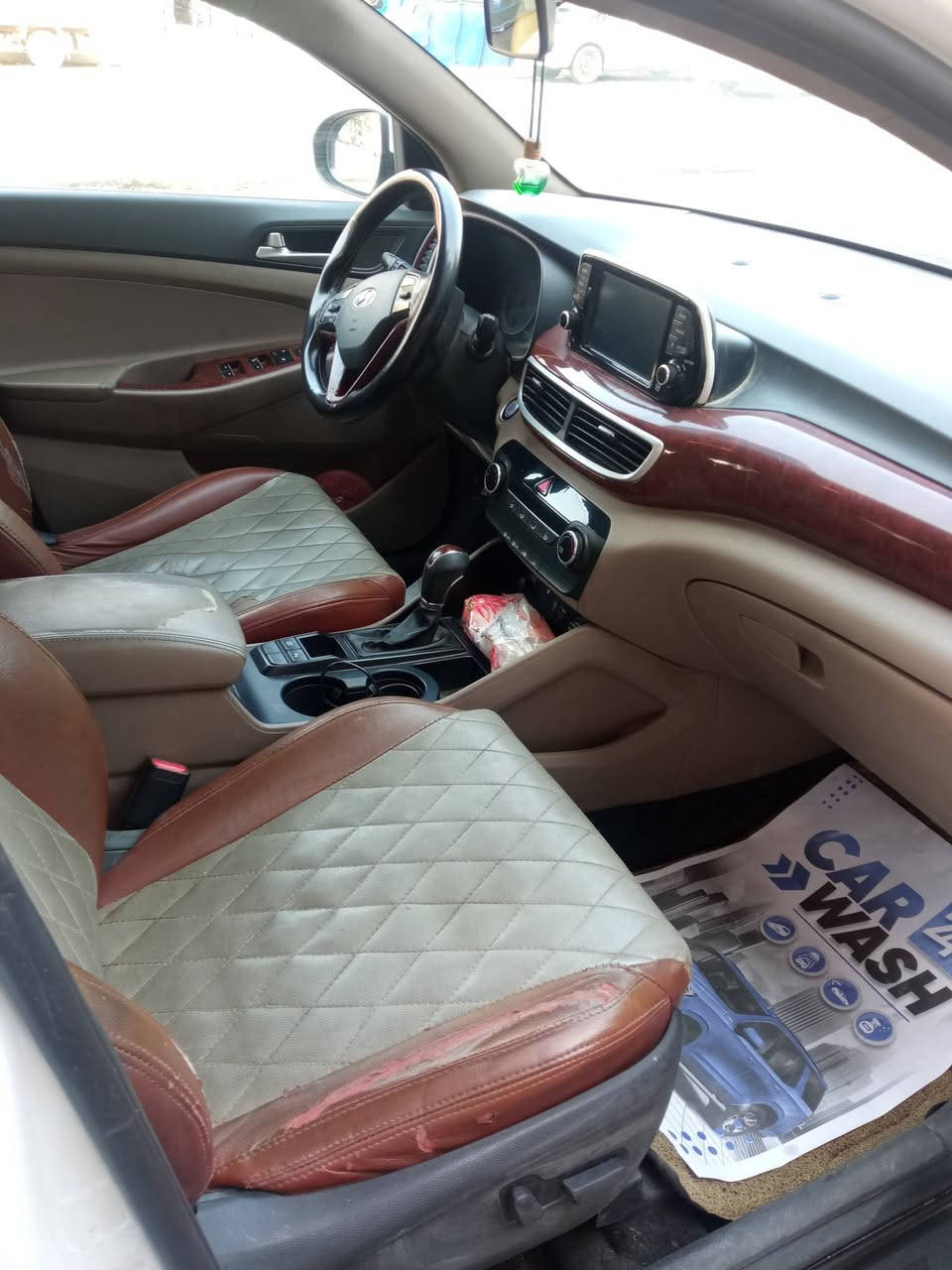 توسان للبيع موديل 20 بغداد باسمي مكان في نجف السعر الخاص ***********
