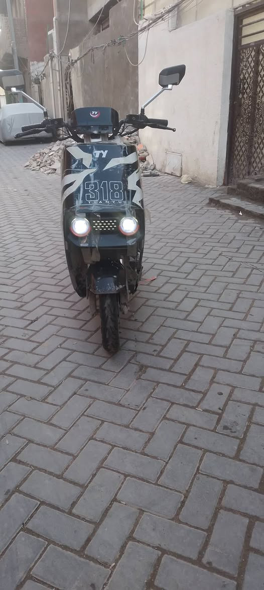 السلام عليكم  دراجه شحن  سعر 450 عنوان مدينه الصدر لكياره ***********هاث رقم يتصل بس وتساب
