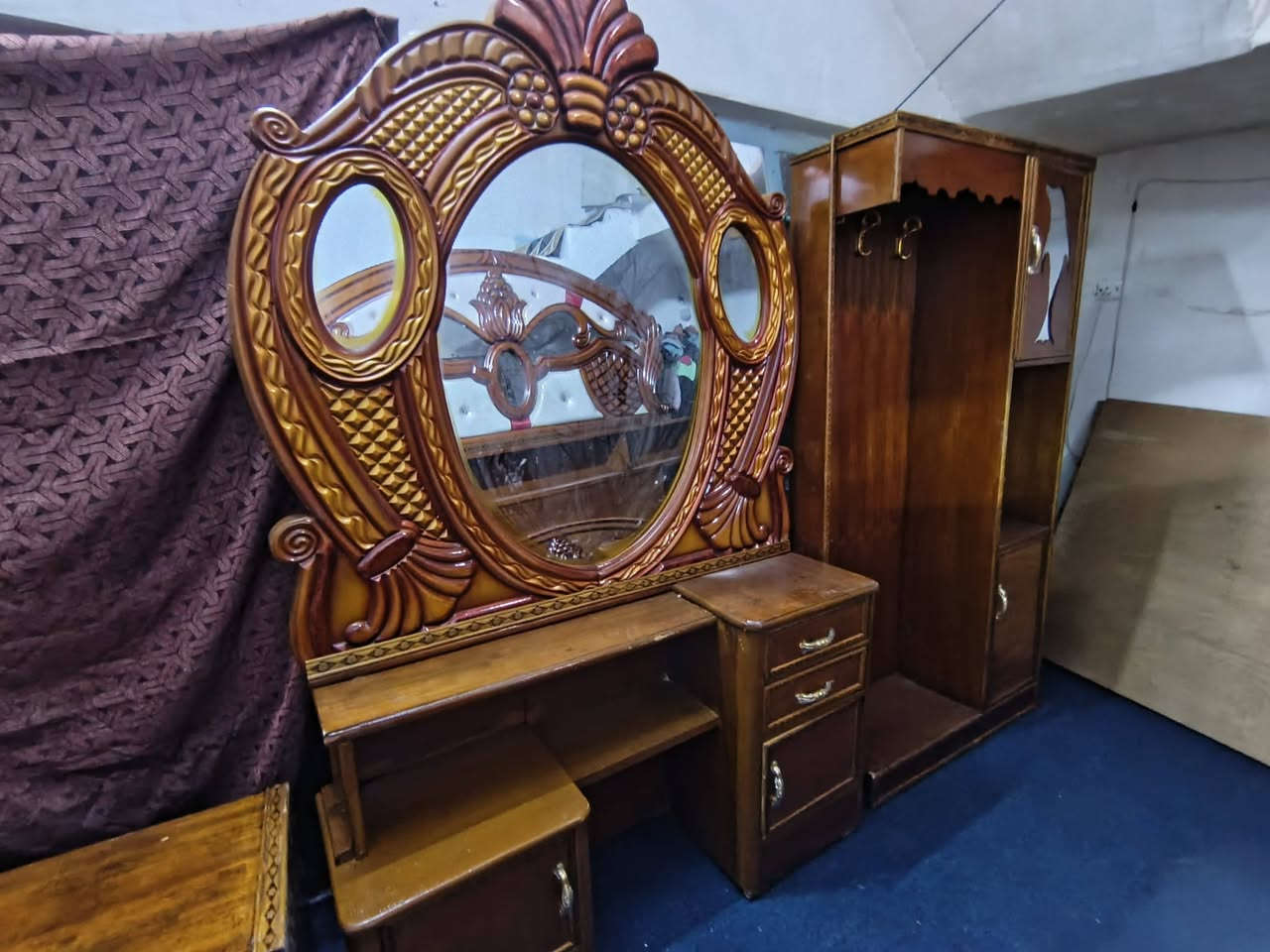 سلام عليكم غرفه لبيع صاج عراقي ***********
سعر ٧٠٠ الشعله ام نجم
