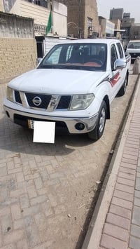 🛻 للبيع  بيكم نيفاره موديل 2015 ✨ سيارة نظيفة جداً 🚫 بدون أي ضربة أو ح...