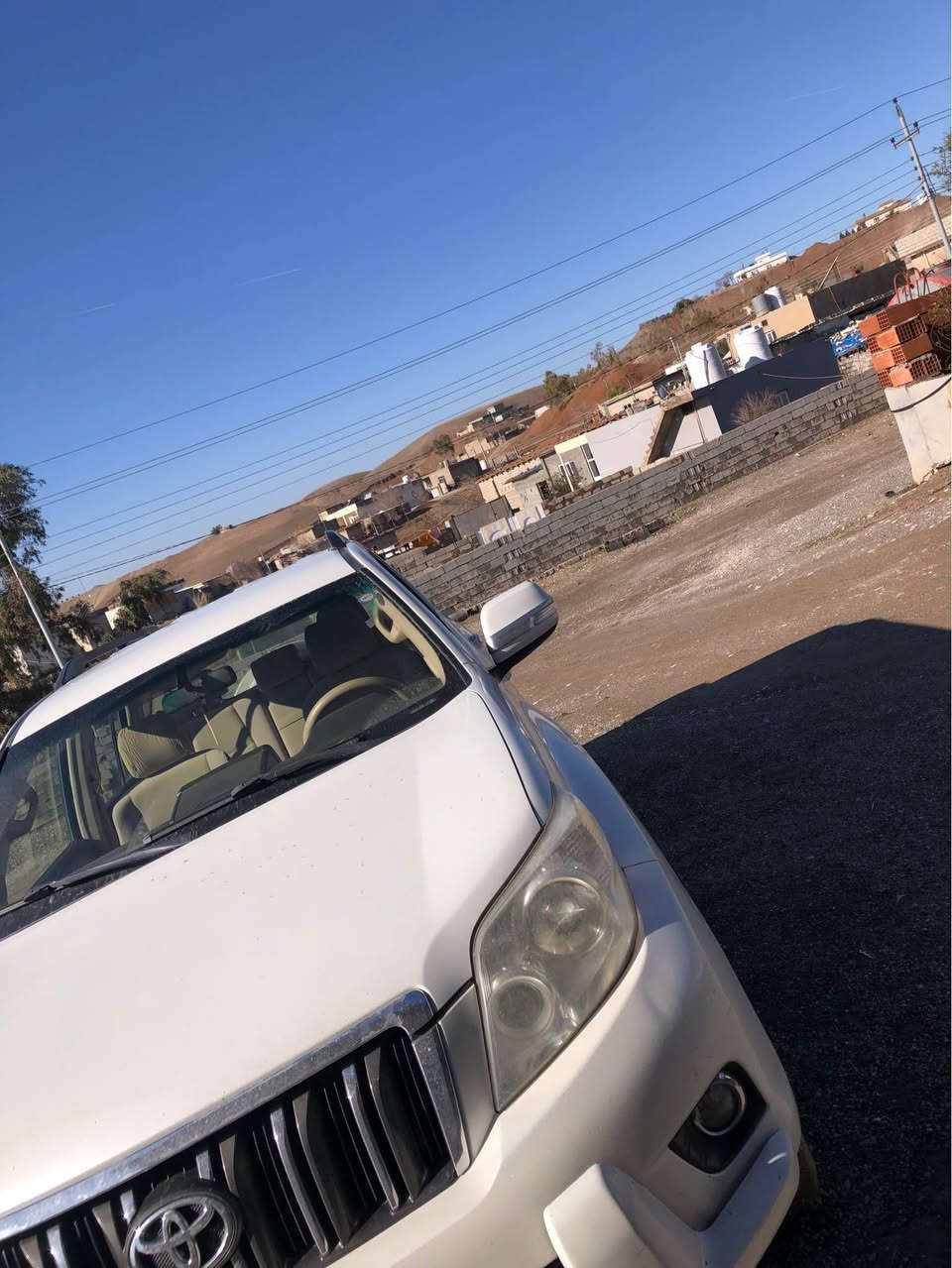 *********** 
Prado. لەسەر دەقی شەربکەی مایتەوە. سەیارەکە نمونەیە لە جوانی تەقە و ڕەقە بە شەرت. 

5 جێگا. سادی هەیە  باقی مەندی هیچی نییە أربيل, العراق
